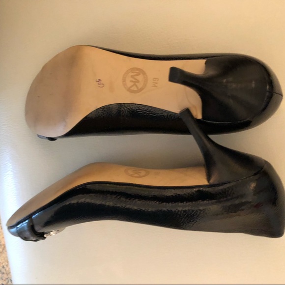 Micheal Kors Shoes - Picture 3 of 3